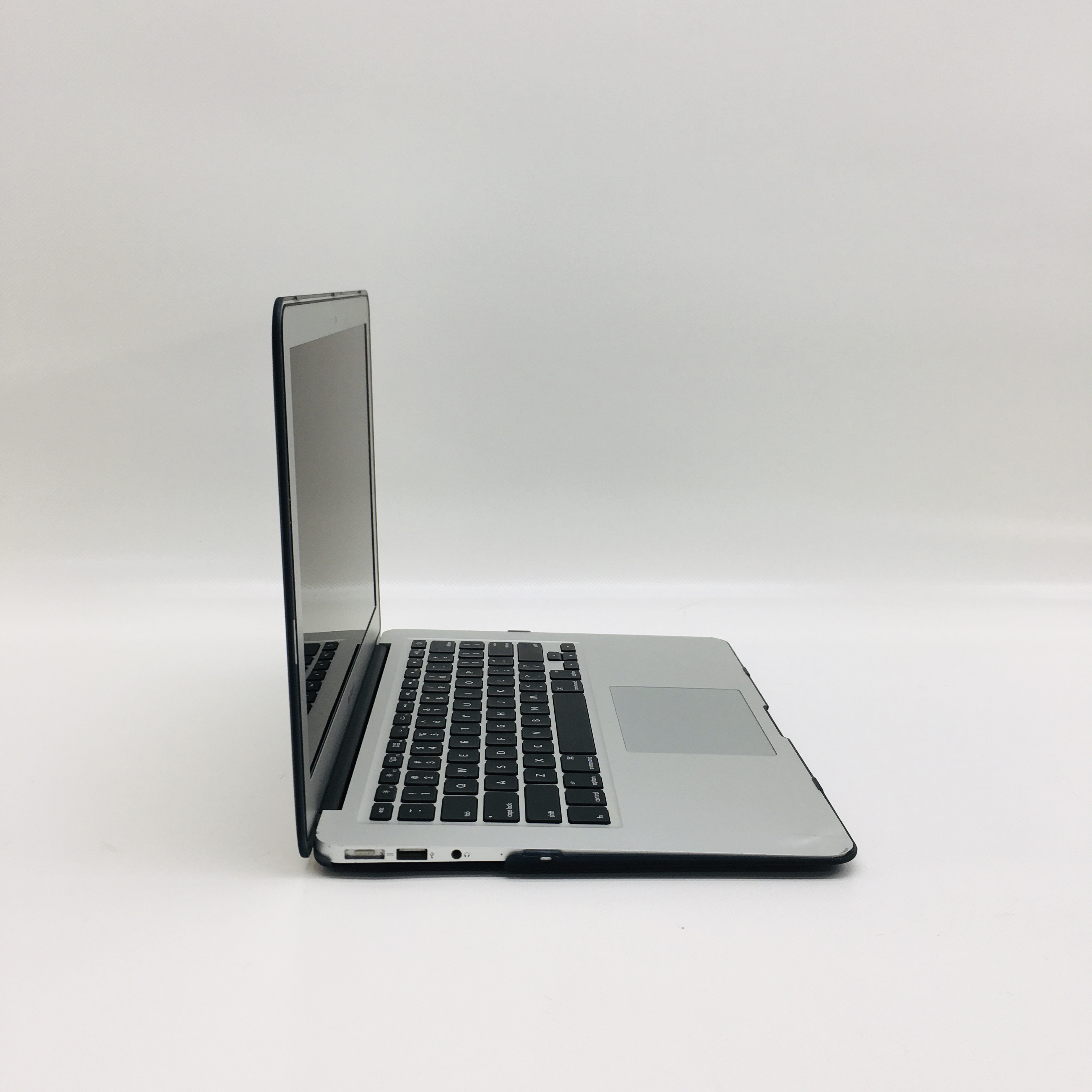 MacBook Air 13" Mid 2017 (Intel Core i5 1.8 GHz 8 GB RAM 128 GB SSD), Intel Core i5 1.8 GHz, 8 GB RAM, 128 GB SSD, image 3